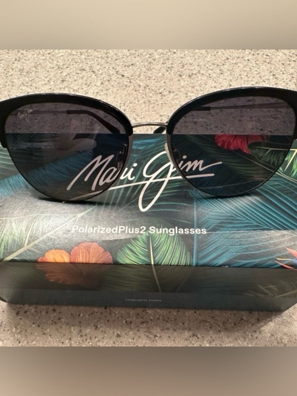 Maui Jim Olili MJ330-02 bendable legs Cat Eye Polarized Sunglasses Black/Gray 55